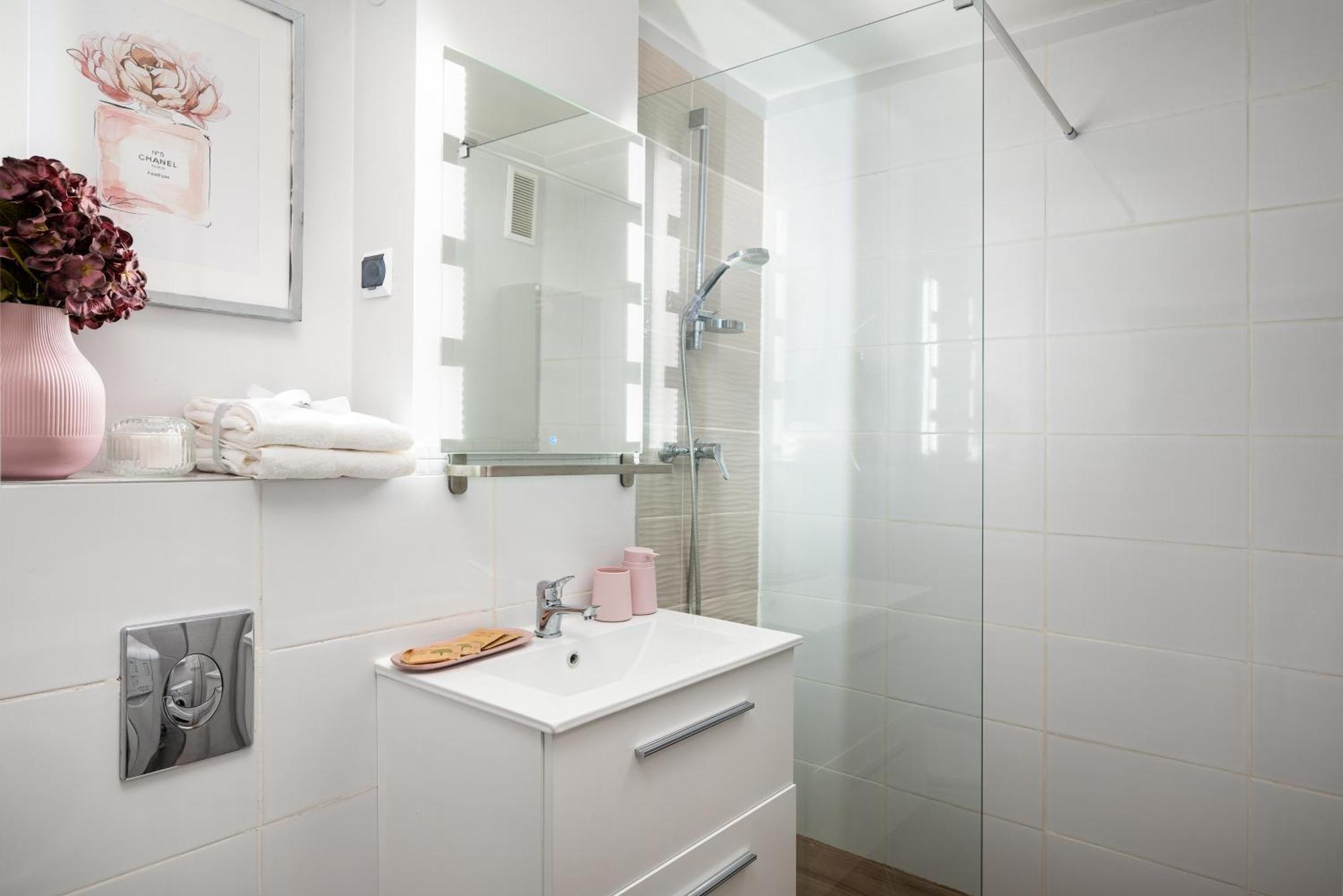 Air-conditioned Gatawaystudio 900m From Station, Parking On Site Apartamento *