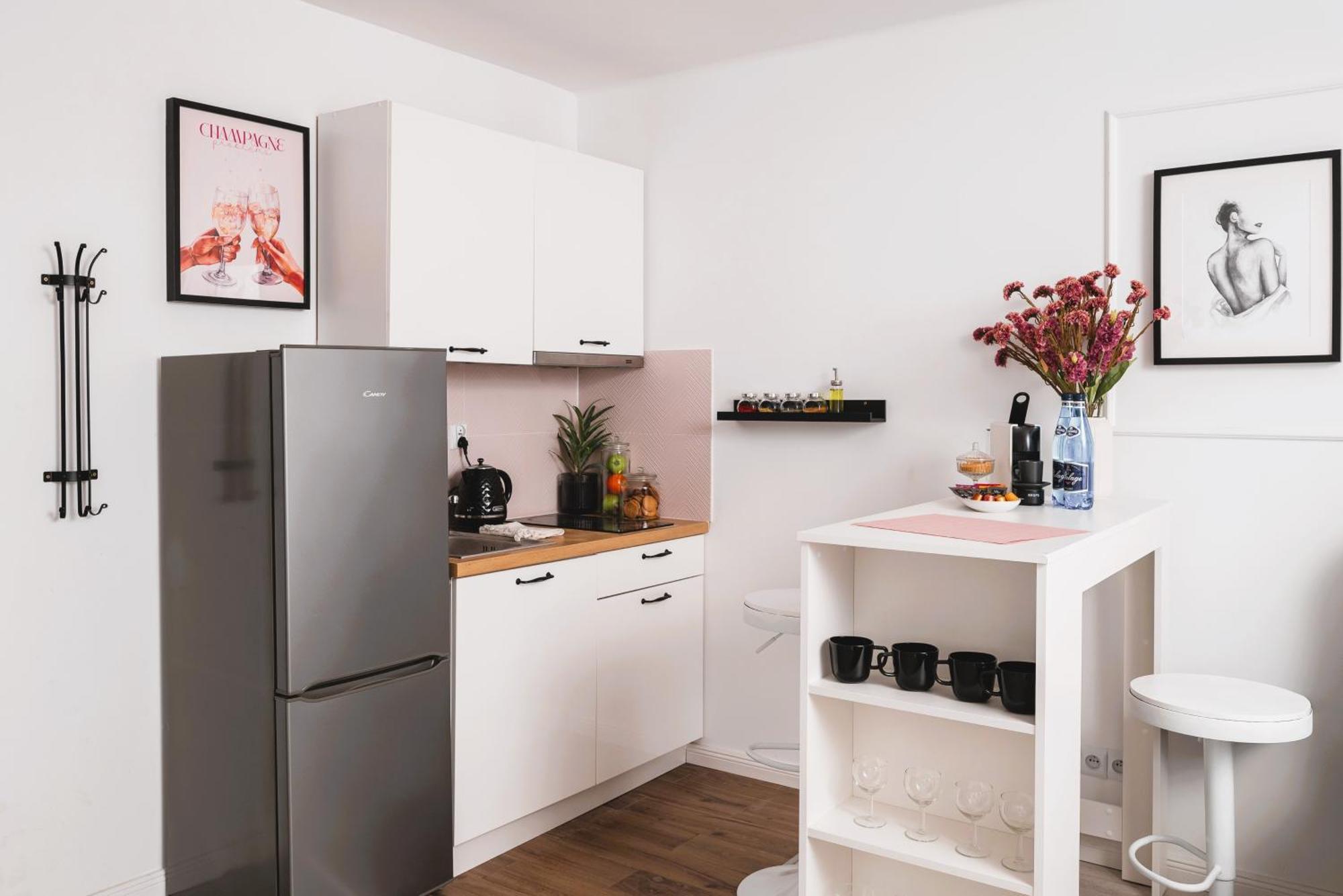 Air-conditioned Gatawaystudio 900m From Station, Parking On Site Apartamento